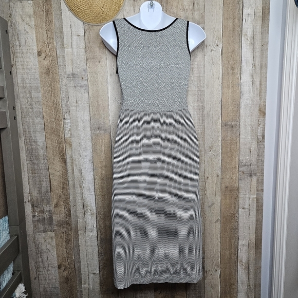 Lark & Grey Pullover Sleeveless Midi Dress Black Stripe Tank Seamless Stretchy - Picture 5 of 8